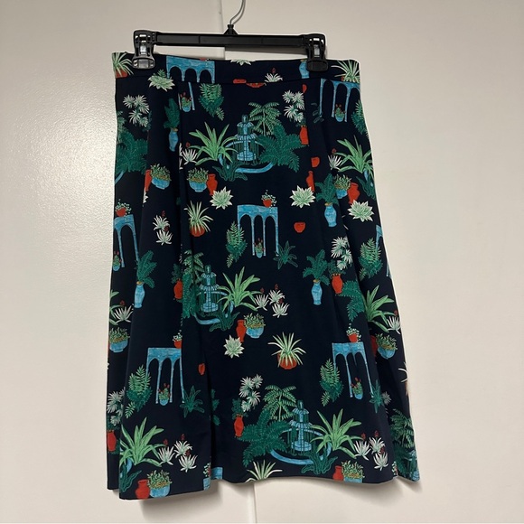 Ann Taylor Factory Garden/Plant-Print Skirt Size 4p - Picture 9 of 9